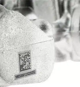 equipo de marcado industrial sobre aluminio