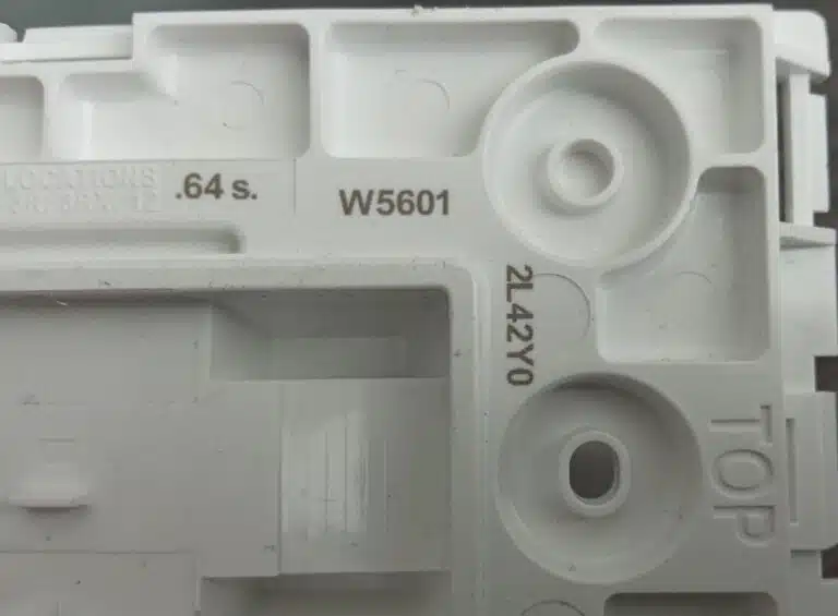 Caso de éxito: cómo SIC MARKING logró trazabilidad láser en 0.64 segundos para la industria eléctrica